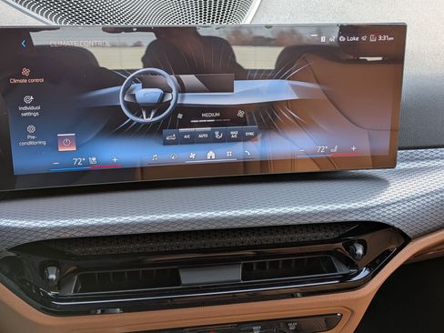 New 2026 BMW 330i xDrive Sedan w/ M Sport Package image 25