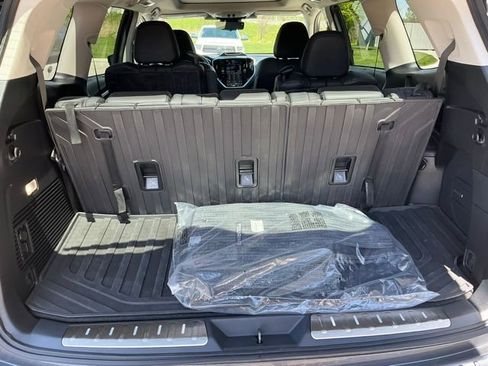 Used 2025 Subaru Ascent Touring w/ Popular Package #1 AWD/4WD image 16