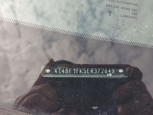 Used 2014 Toyota Camry LE image 11