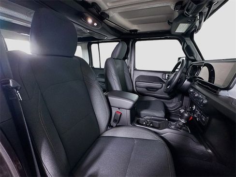 Used 2025 Jeep Wrangler Sport image 33