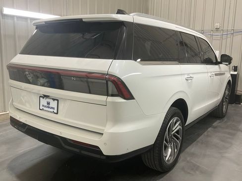 Used 2025 Lincoln Navigator Reserve AWD/4WD image 24