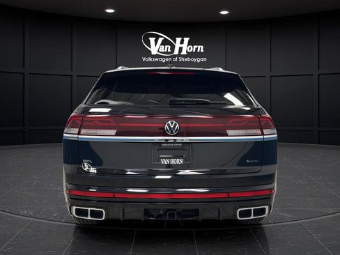Used 2024 Volkswagen Atlas Cross Sport SEL R-Line AWD/4WD image 6