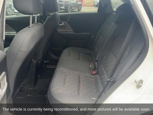Used 2020 Kia Niro LX FWD image 12