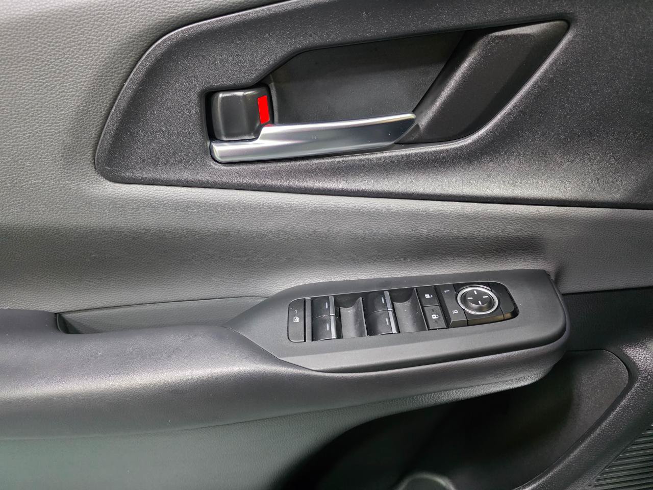 Used 2023 Toyota Prius XLE AWD/4WD image 18