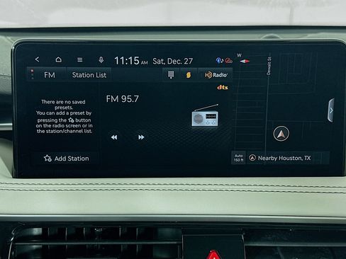 Used 2025 Genesis G70 2.5T image 21