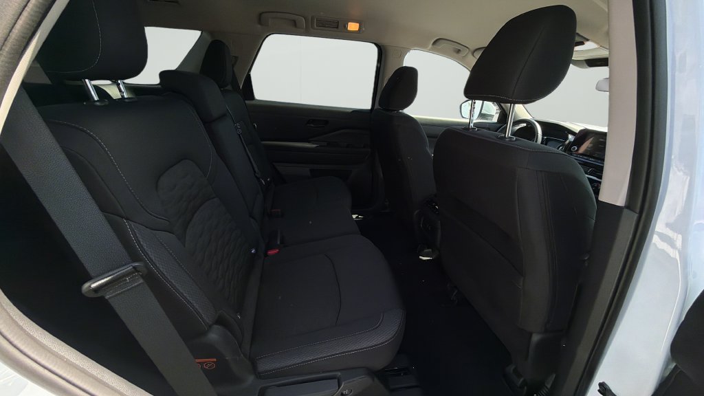 Used 2025 Nissan Pathfinder SV FWD image 12