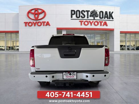 Used 2020 Nissan Frontier SV w/ Midnight Edition Floor Mats RWD image 5