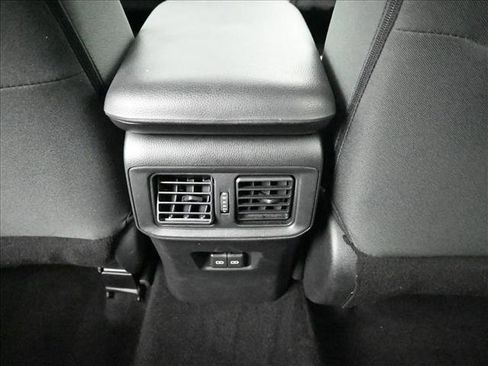 Used 2022 Toyota RAV4 XLE image 22