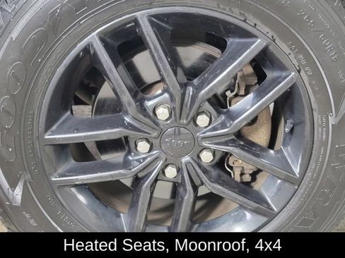Used 2016 Jeep Grand Cherokee Laredo 75th Anniversary AWD/4WD image 10