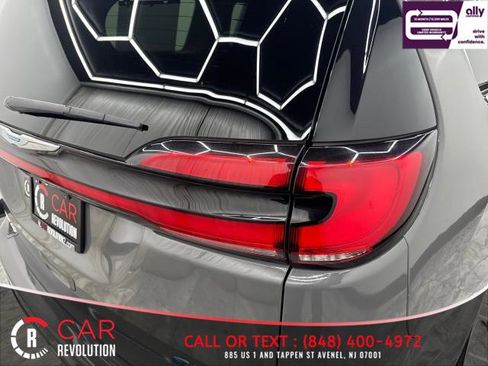 Used 2021 Chrysler Pacifica Touring-L image 63