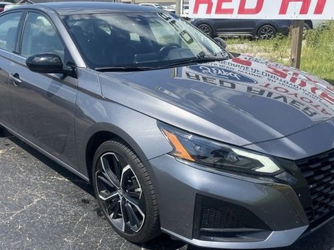 Used 2024 Nissan Altima 2.5 SR image 2