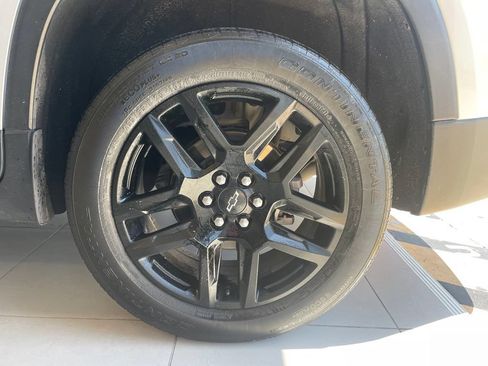 Used 2022 Chevrolet Traverse LS w/ LPO, Blackout Package FWD image 18