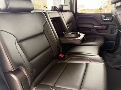 Used 2019 GMC Sierra 2500 SLT w/ Duramax Plus Package AWD/4WD image 33