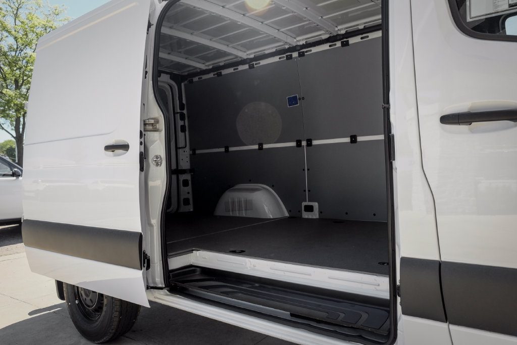 Used 2026 Mercedes-Benz Sprinter 2500 image 9