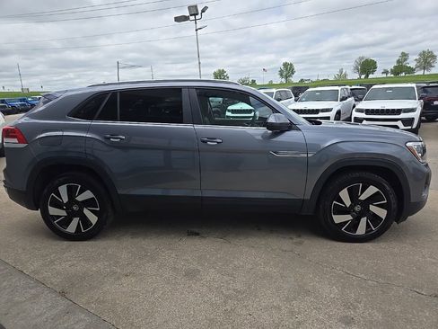 Used 2024 Volkswagen Atlas Cross Sport SE AWD/4WD image 12