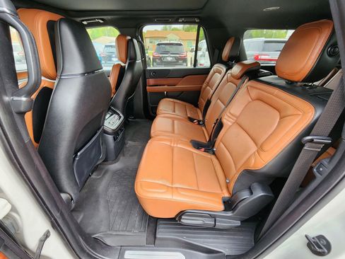 Used 2019 Lincoln Navigator L Reserve AWD/4WD image 16