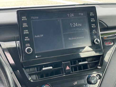 Used 2023 Toyota Camry XLE image 17