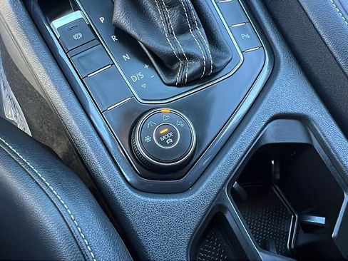 Used 2021 Volkswagen Tiguan SE R-Line image 29