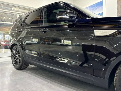 Used 2018 Land Rover Discovery HSE image 23