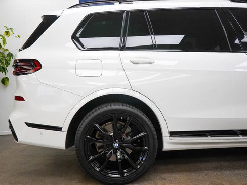 Used 2023 BMW X7 xDrive40i w/ Executive Package AWD/4WD image 13