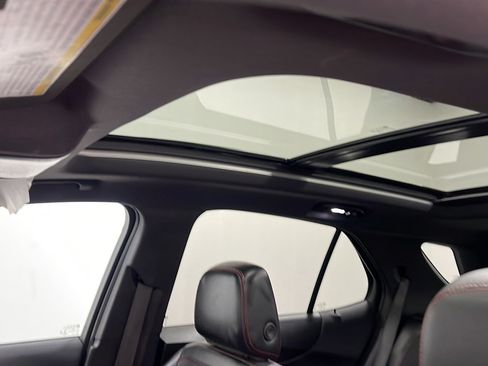 Used 2023 Chevrolet Equinox RS FWD image 12