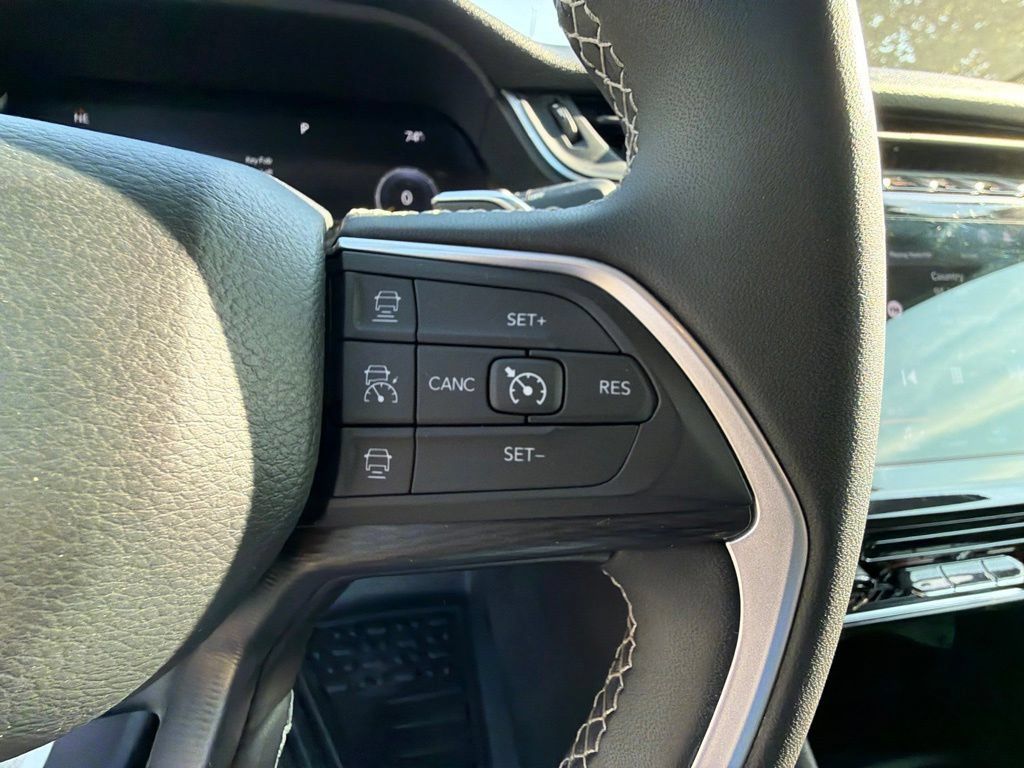 Used 2023 Jeep Grand Cherokee L Laredo AWD/4WD image 22