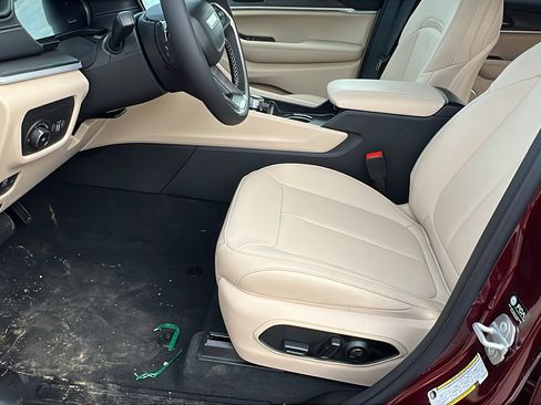 New 2026 Jeep Grand Cherokee Limited image 16