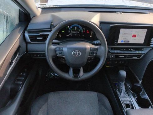 Used 2025 Toyota Camry LE FWD image 14