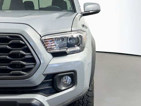 Used 2021 Toyota Tacoma TRD Off-Road image 12