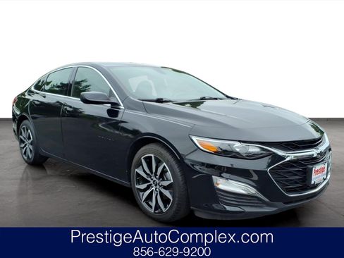 Used 2022 Chevrolet Malibu RS FWD image 1