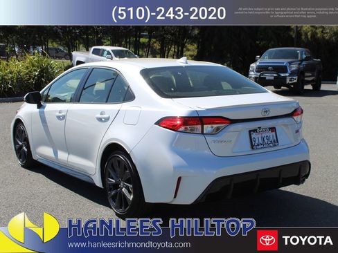 Used 2024 Toyota Corolla SE w/ SE Premium Package image 9
