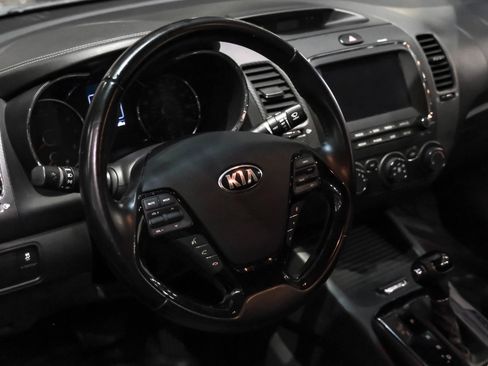Used 2017 Kia Forte S FWD image 13