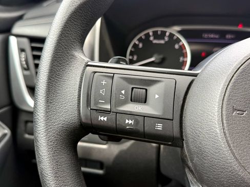 Used 2024 Nissan Rogue S AWD/4WD image 43