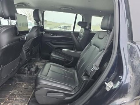 Used 2023 Jeep Grand Cherokee L Limited w/ Luxury Tech Group II image 5