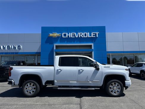 New 2026 Chevrolet Silverado 2500 High Country w/ High Country Premium Package AWD/4WD image 1