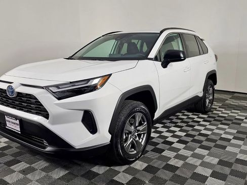 Used 2024 Toyota RAV4 LE image 4