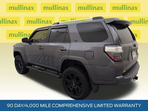 Used 2022 Toyota 4Runner SR5 Premium AWD/4WD image 9