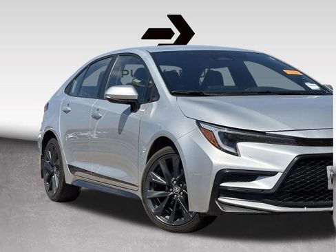 Used 2024 Toyota Corolla SE image 1