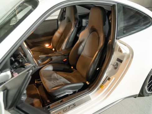 Used 2012 Porsche 911 Carrera GTS RWD image 5