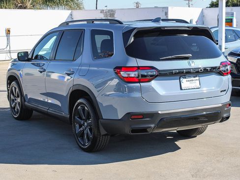 New 2026 Honda Pilot Sport image 7