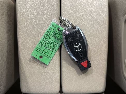 Used 2012 Mercedes-Benz C 250 Sedan image 31