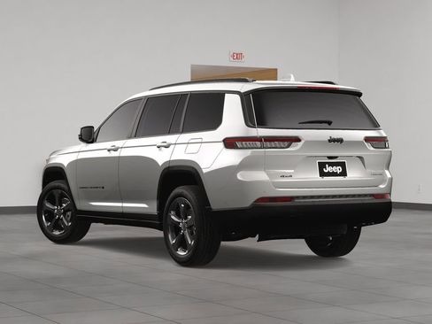 New 2024 Jeep Grand Cherokee L Limited w/ Black Appearance Package image 4