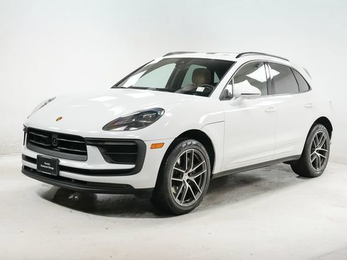Certified 2026 Porsche Macan AWD/4WD image 1