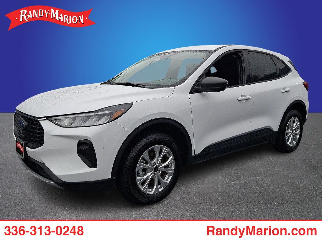 Used 2025 Ford Escape Active AWD/4WD image 1
