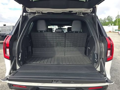 Used 2025 Ford Expedition Platinum w/ Stealth Performance Package AWD/4WD image 17