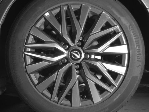 Used 2025 Nissan Altima 2.5 SV image 14