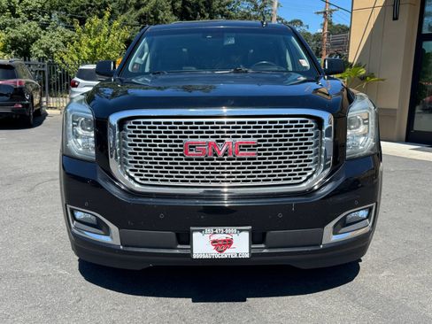 Used 2015 GMC Yukon Denali w/ Premium Package AWD/4WD image 2