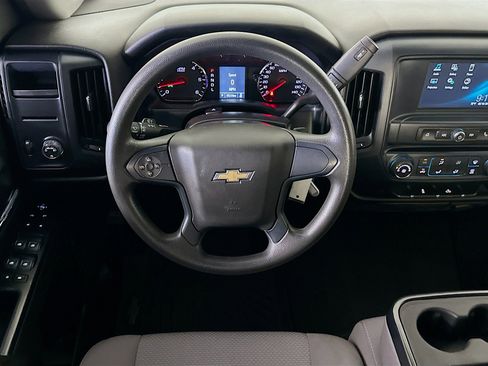 Used 2018 Chevrolet Silverado 1500 Custom w/ Custom Value Package image 17