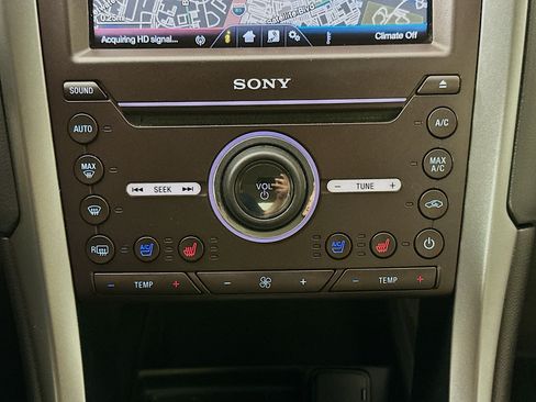 Used 2016 Ford Fusion Energi Titanium FWD image 23