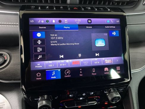 Used 2022 Jeep Grand Cherokee L Overland w/ Luxury Tech Group IV RWD image 27